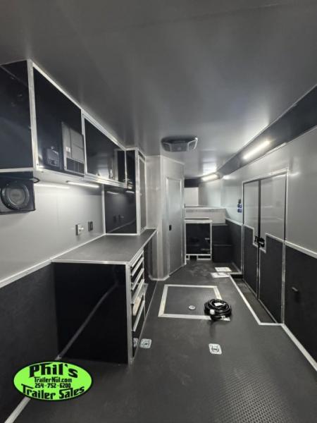 New 2026 Haulmark 8.5X44 GOOSENECK BATHROOM PACKAGE 2 ELECTRIC AWNINGS & AIRLINES! Car / Racing Trailer