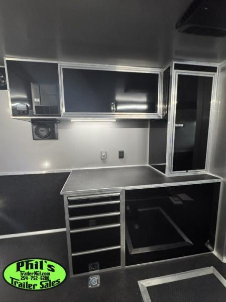 New 2026 Haulmark 8.5X44 GOOSENECK BATHROOM PACKAGE 2 ELECTRIC AWNINGS & AIRLINES! Car / Racing Trailer