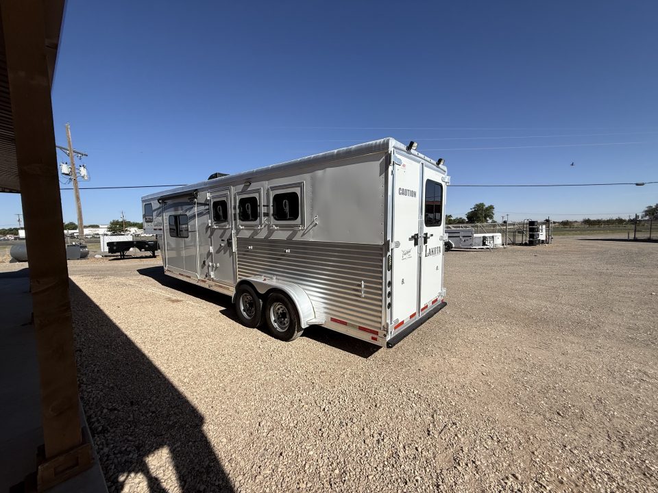 Used 2015 Lakota C39 Horse Trailer