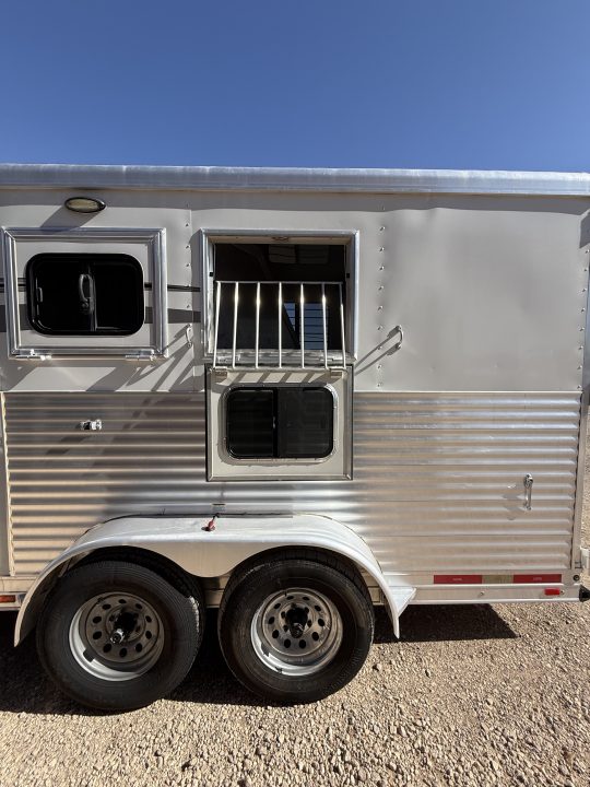 Used 2015 Lakota C39 Horse Trailer