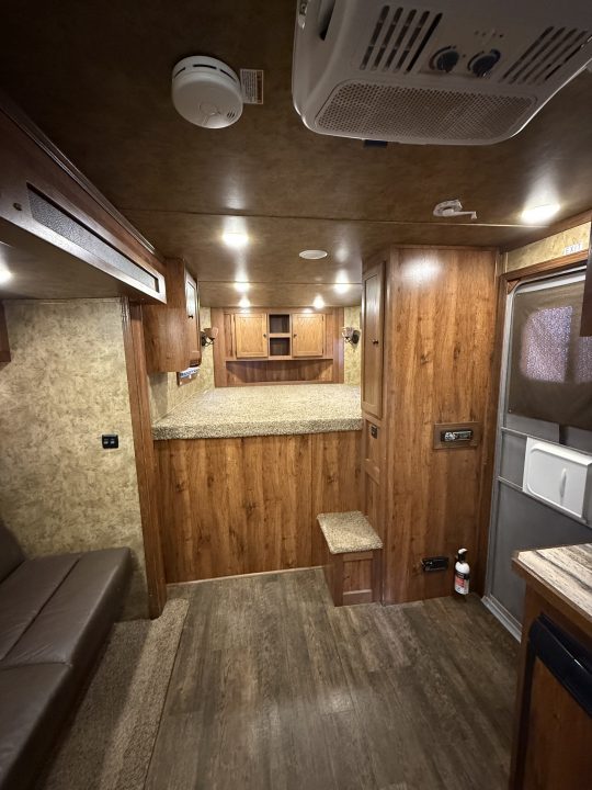 Used 2015 Lakota C39 Horse Trailer