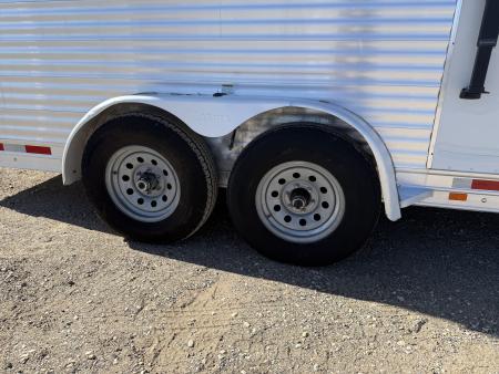 Used 2015 Lakota C39 Horse Trailer