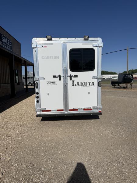 Used 2015 Lakota C39 Horse Trailer