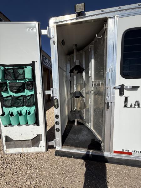 Used 2015 Lakota C39 Horse Trailer