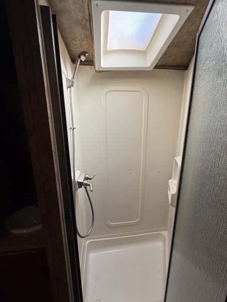 Used 2015 Lakota C39 Horse Trailer