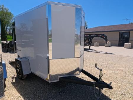 New 2026 Formula Trailers 5 x 8 x 6 White Traverse Flat Top V-Nose Cargo / Enclosed with 3K GVWR, Black Aluminum Wheel Assembly, Rear Flare, D-Rings