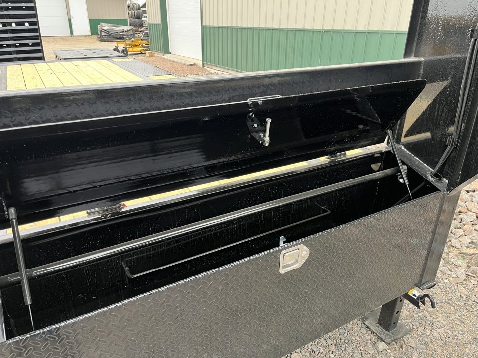 New 2026 25' 16k PJ Gooseneck Flatbed Trailer