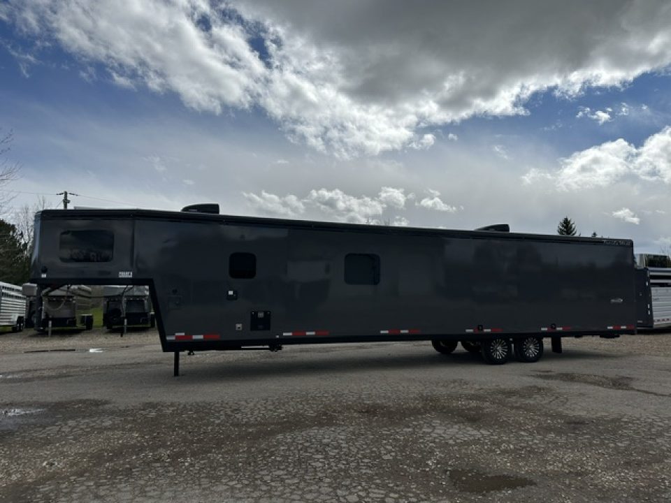 New 2027 Trails West 36' Freeride