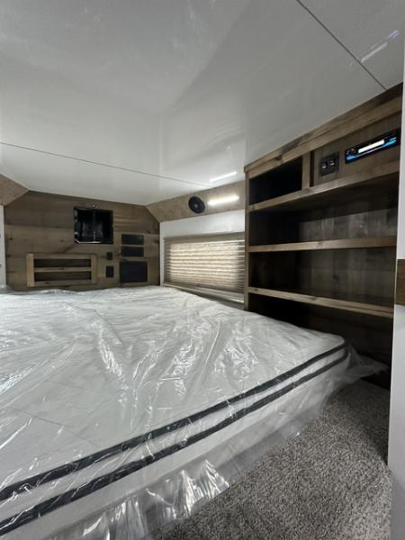 New 2027 Trails West 36' Freeride