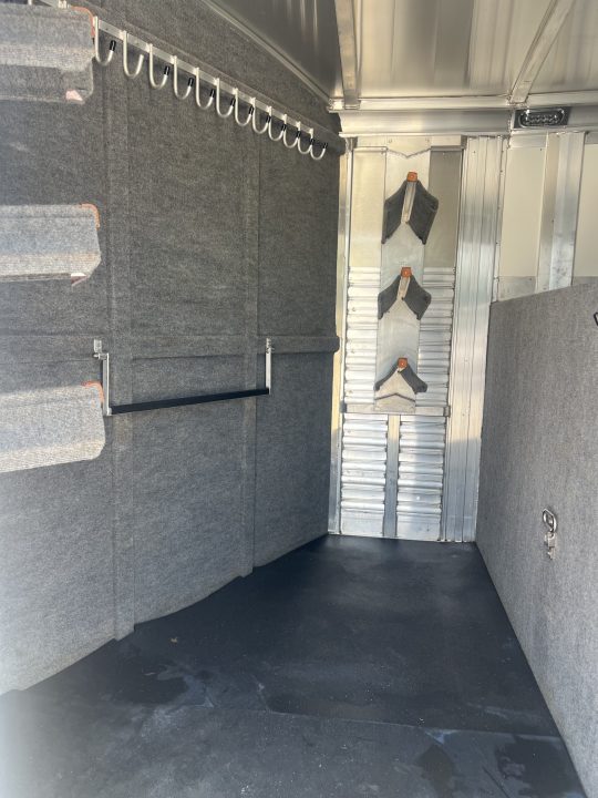 Used 2024 Platinum Coach 5 horse slant stock combo