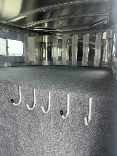 Used 2024 Platinum Coach 5 horse slant stock combo