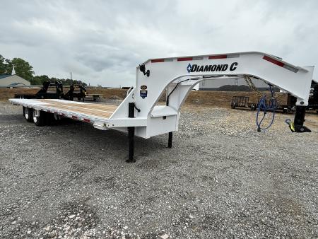 New 2026 Diamond C FMAX 212 32’ Flatbed Trailer, PACESETTER EDITION, HYD JACKS, HYD DOVETAIL, DISC BRAKES, 17.5 ALUMINUM OUTER WHEELS, 25.9K GVWR