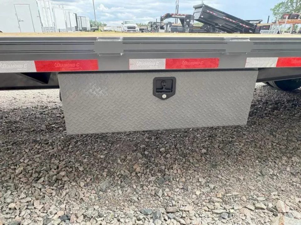 New 2026 32' Diamond C FMAX210 Hyd Dove Gooseneck Trailer