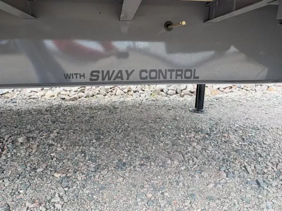 New 2026 32' Diamond C FMAX210 Hyd Dove Gooseneck Trailer