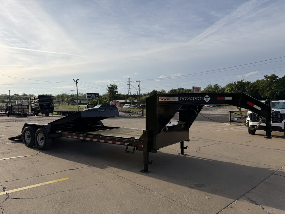 New #037824 2026 DIAMOND T HDSKP1608TDGN 24 X 83 TANDEM AXLE 16K GOOSENECK EQUIPMENT TILT DECK TRAILER