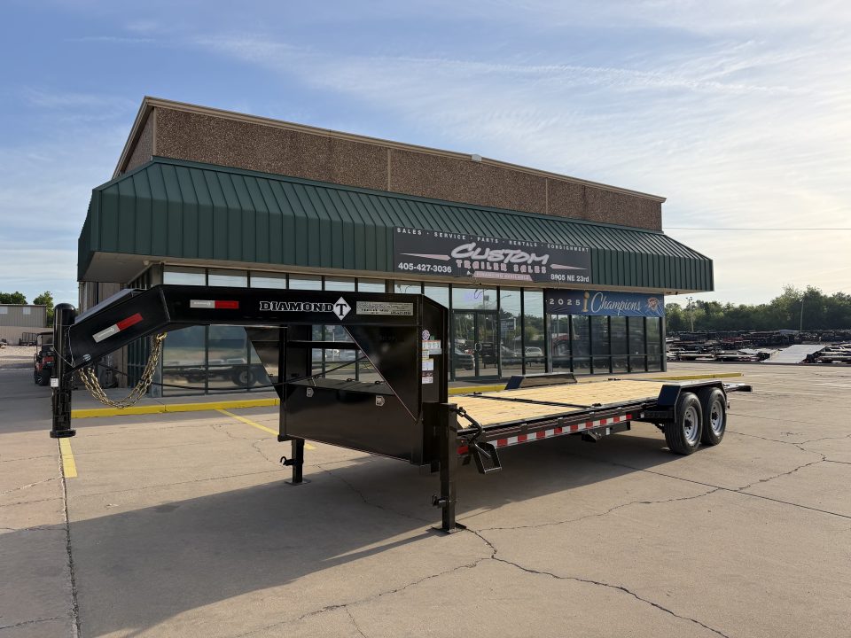 New #037824 2026 DIAMOND T HDSKP1608TDGN 24 X 83 TANDEM AXLE 16K GOOSENECK EQUIPMENT TILT DECK TRAILER
