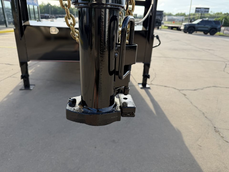 New #037824 2026 DIAMOND T HDSKP1608TDGN 24 X 83 TANDEM AXLE 16K GOOSENECK EQUIPMENT TILT DECK TRAILER