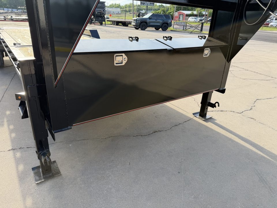 New #037824 2026 DIAMOND T HDSKP1608TDGN 24 X 83 TANDEM AXLE 16K GOOSENECK EQUIPMENT TILT DECK TRAILER