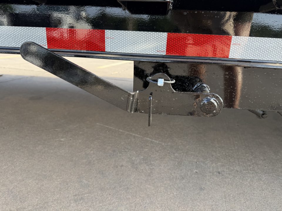 New #037824 2026 DIAMOND T HDSKP1608TDGN 24 X 83 TANDEM AXLE 16K GOOSENECK EQUIPMENT TILT DECK TRAILER