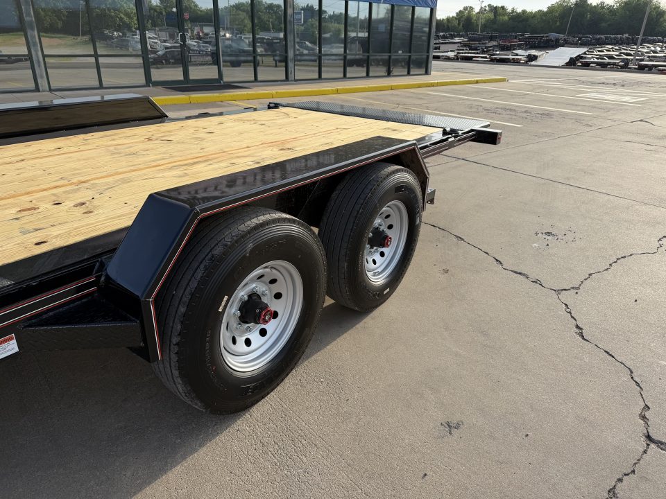 New #037824 2026 DIAMOND T HDSKP1608TDGN 24 X 83 TANDEM AXLE 16K GOOSENECK EQUIPMENT TILT DECK TRAILER