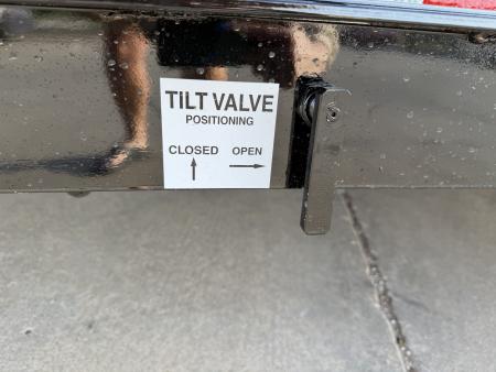 New #037824 2026 DIAMOND T HDSKP1608TDGN 24 X 83 TANDEM AXLE 16K GOOSENECK EQUIPMENT TILT DECK TRAILER