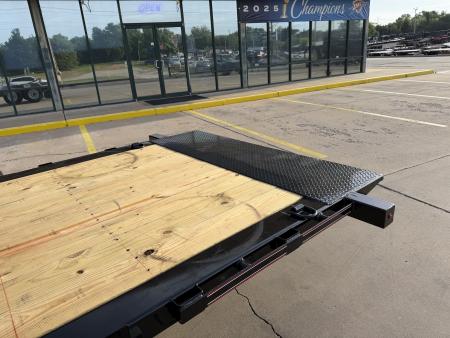New #037824 2026 DIAMOND T HDSKP1608TDGN 24 X 83 TANDEM AXLE 16K GOOSENECK EQUIPMENT TILT DECK TRAILER