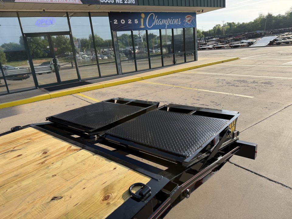 New #037825 2026 DIAMOND T HDSKP1608 24 X 83 HEAVY DUTY SKID PRO 16K EQUIPMENT HAULER W/ MAXX RAMPS