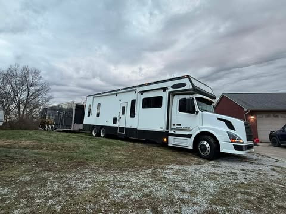Used 2004 Renegade 42’ Motorhome