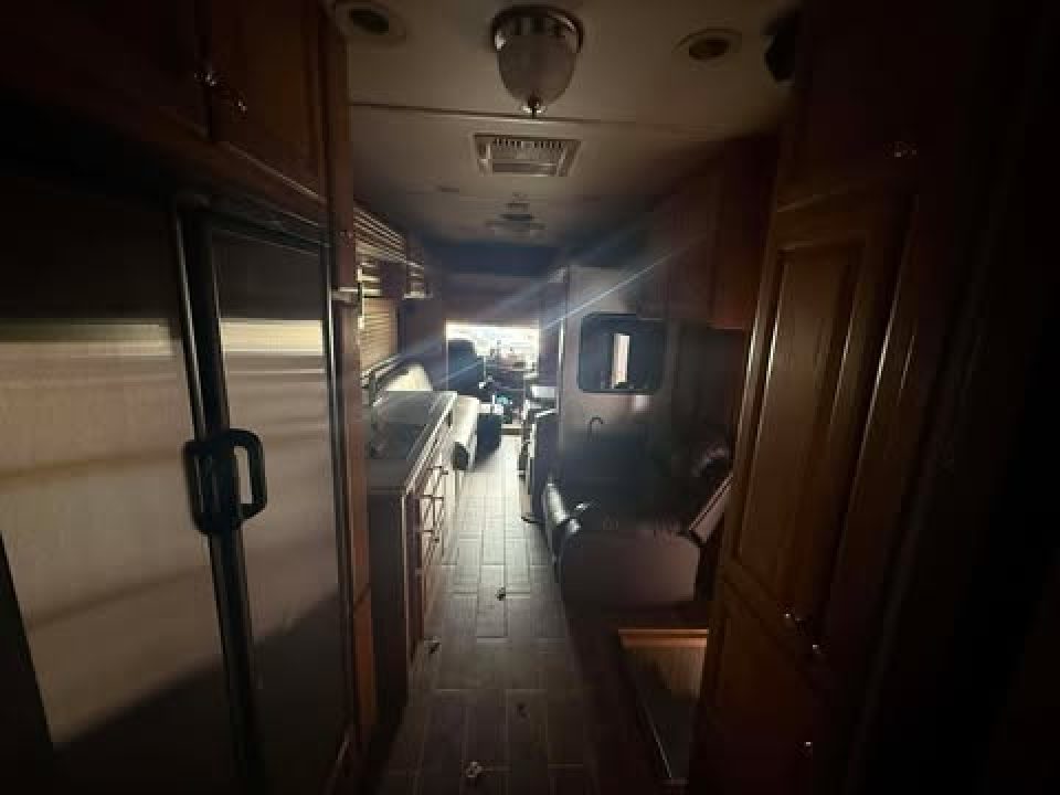 Used 2004 Renegade 42’ Motorhome