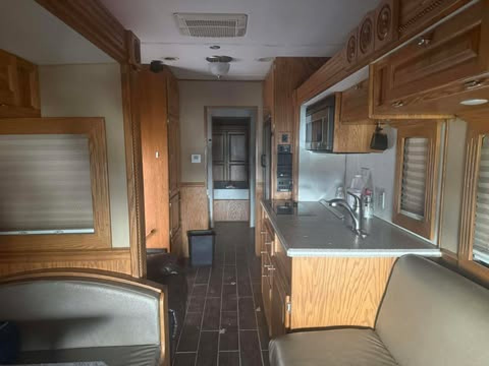 Used 2004 Renegade 42’ Motorhome