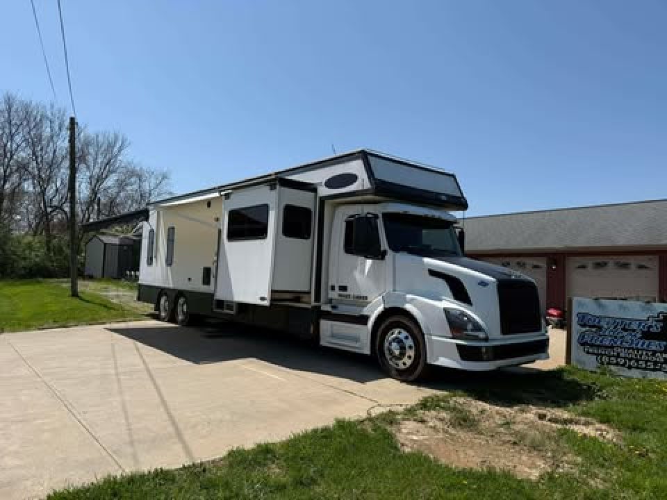 Used 2004 Renegade 42’ Motorhome