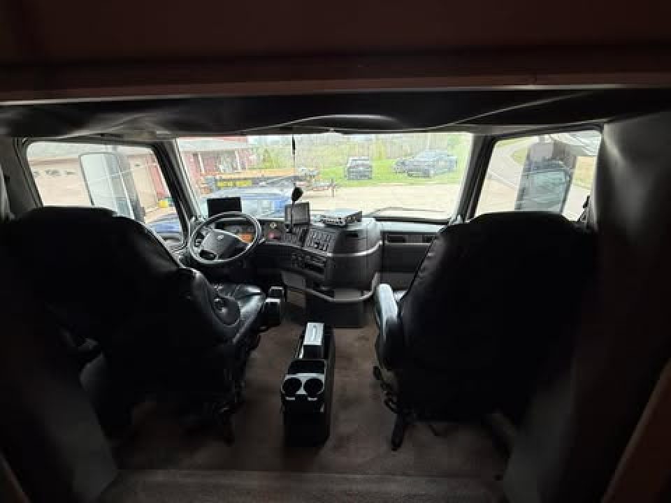 Used 2004 Renegade 42’ Motorhome