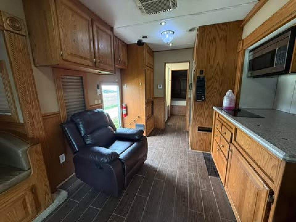 Used 2004 Renegade 42’ Motorhome