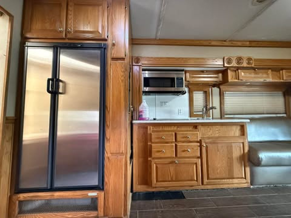 Used 2004 Renegade 42’ Motorhome