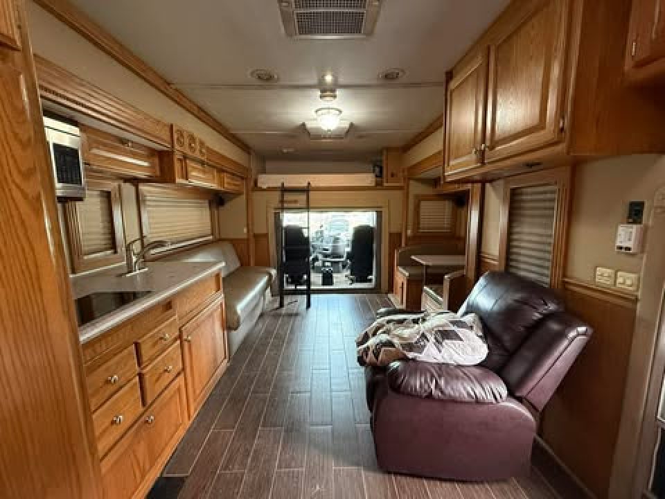 Used 2004 Renegade 42’ Motorhome