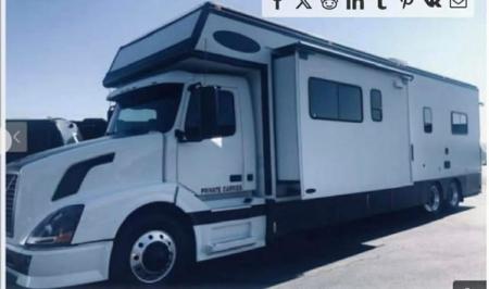 Used 2004 Renegade 42’ Motorhome