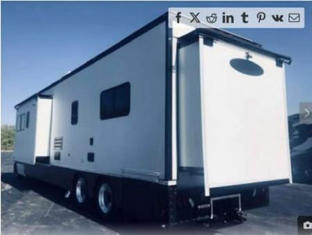 Used 2004 Renegade 42’ Motorhome