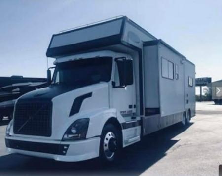 Used 2004 Renegade 42’ Motorhome