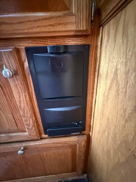 Used 2004 Renegade 42’ Motorhome