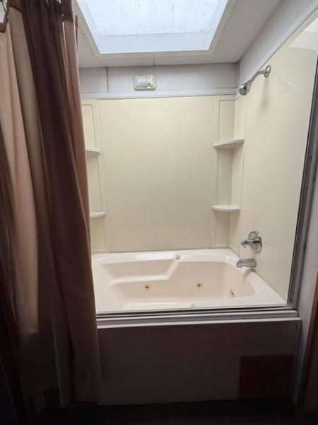 Used 2004 Renegade 42’ Motorhome