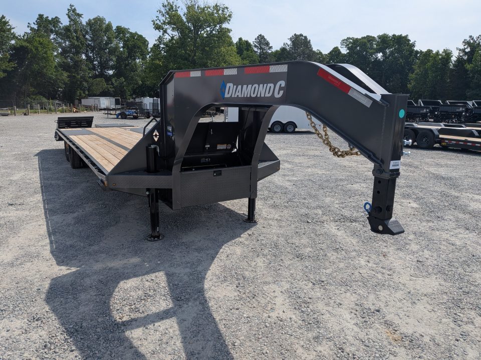New 2026 Diamond C Trailers FMAX 212 32' Tandem Dual Wheel Gooseneck Trailer w/ Max Ramps Equipment Trailer