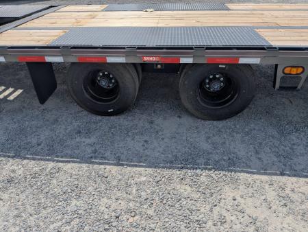 New 2026 Diamond C Trailers FMAX 212 32' Tandem Dual Wheel Gooseneck Trailer w/ Max Ramps Equipment Trailer