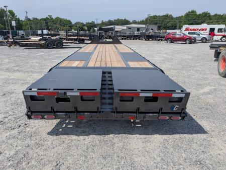 New 2026 Diamond C Trailers FMAX 212 32' Tandem Dual Wheel Gooseneck Trailer w/ Max Ramps Equipment Trailer