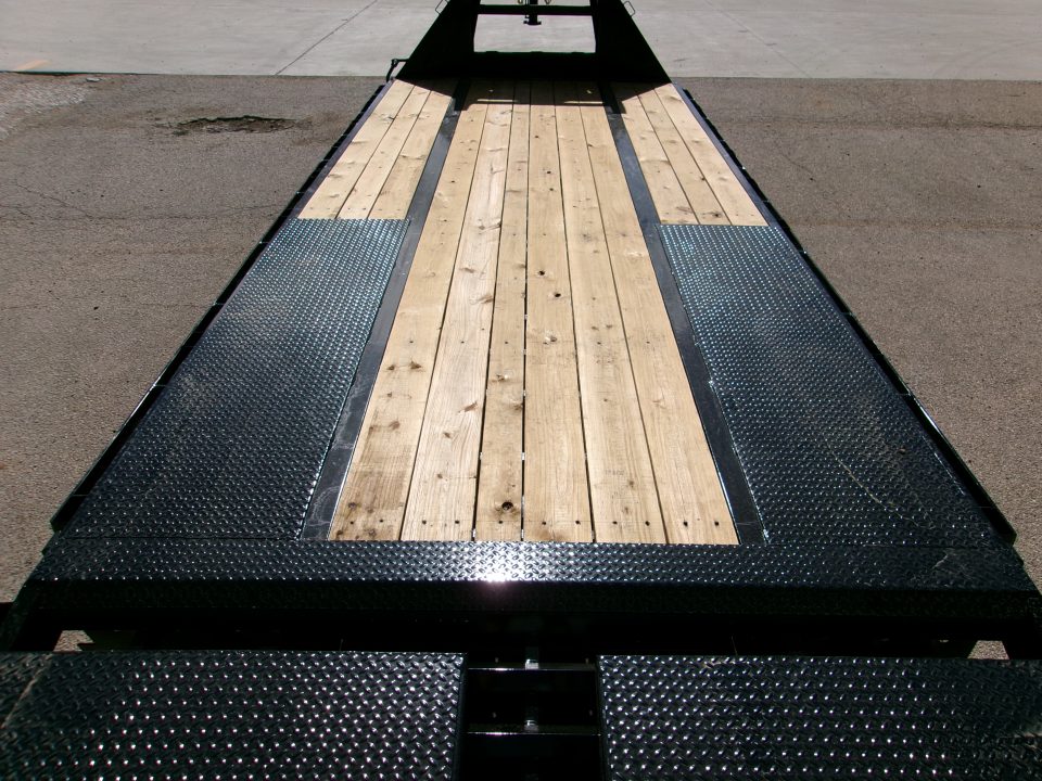 New 2027 Load Trail 102x25 GN Flatbed w/ Max Ramps 24k
