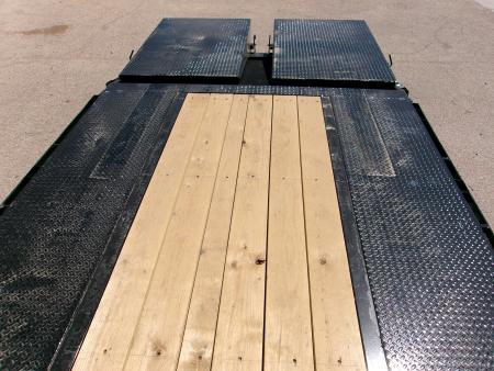New 2026 Load Trail 102x25 GN Flatbed w/ Max Ramps 24k