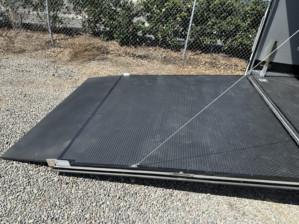 New 2026 ALCOM PINNACLE 24' Car / Racing Trailer