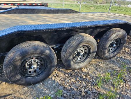 New 2026 Load Trail 102 x40' TRIPLE AXLE  GOOSENECK Car Hauler