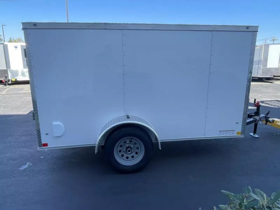 New 2026 Diamond Cargo 5' x 10' SA V-Nose Enclosed Trailer / 5 Year Warranty