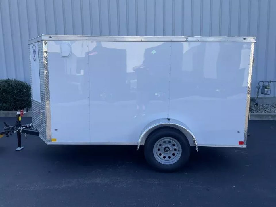 New 2026 Diamond Cargo 5' x 10' SA V-Nose Enclosed Trailer / 5 Year Warranty
