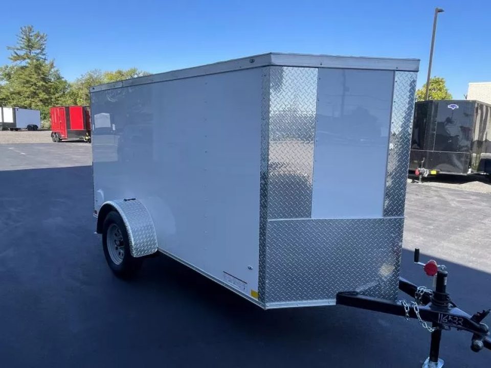 New 2026 Diamond Cargo 5' x 10' SA V-Nose Enclosed Trailer / 5 Year Warranty